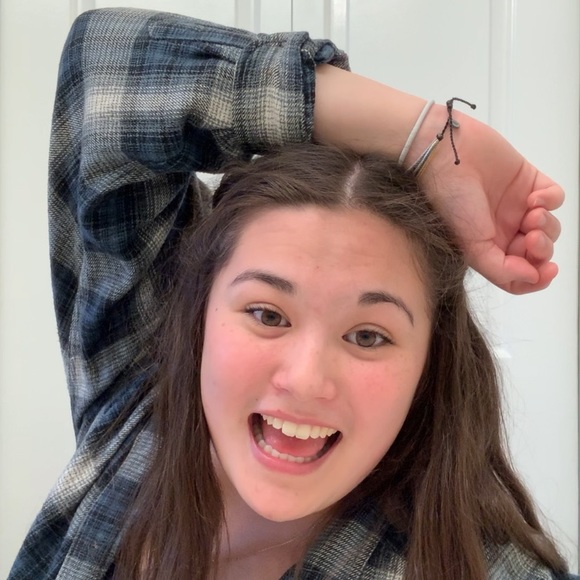 Profile Picture of Kayla Dumlao (@kaylarenee31_) on Poshmark