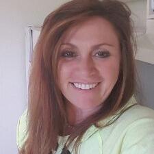 Profile Picture of Kim Deaton (@reddd820) on Twitter