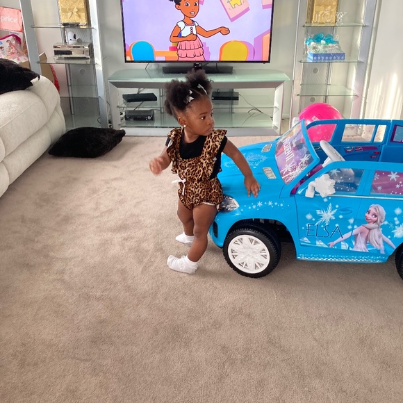 Profile Picture of Jade Gordon (@gordongirl95) on Poshmark