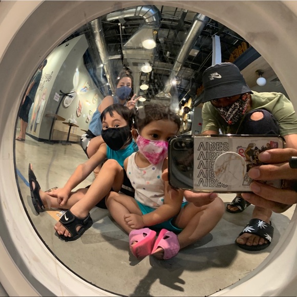 Profile Picture of Gilbert Pena (@geezsytle) on Poshmark