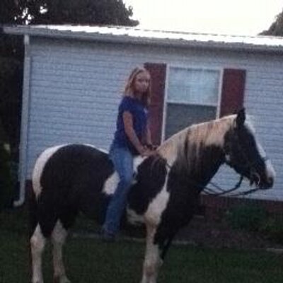 Profile Picture of Katlyn Hall (@KatlynHall10) on Twitter