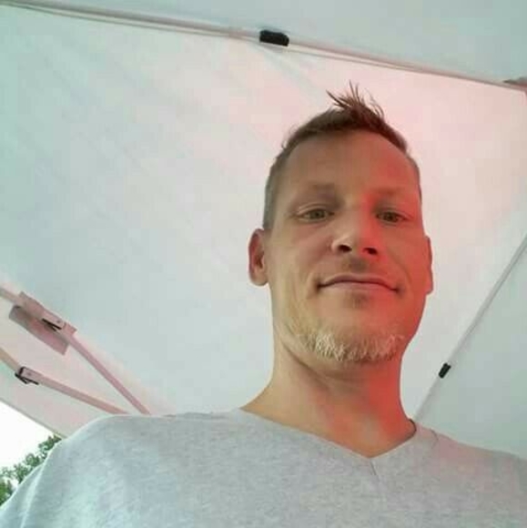 Profile Picture of Tyler Sands (@tyler49) on Poshmark