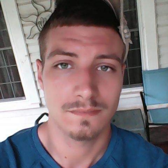 Profile Picture of Justin Yarbrough (@justinyarbro401) on Poshmark