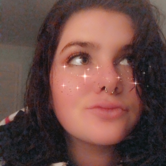 Profile Picture of Abbey Fosberry (@abbeybmf) on Poshmark