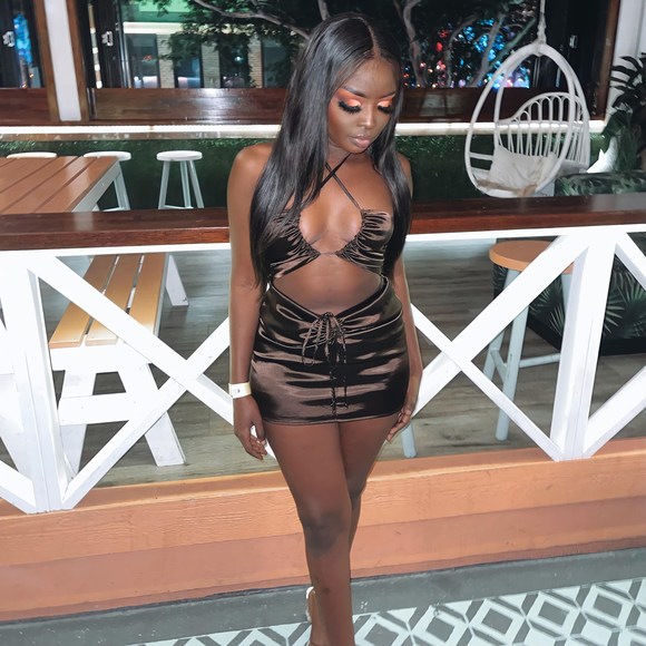 Profile Picture of Maria Alier (@mariaalier) on Poshmark