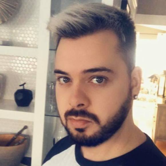Profile Picture of David Bilodeau (@grospout) on Poshmark