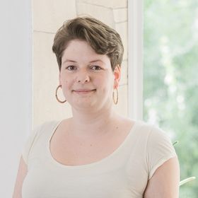 Profile Picture of Stefanie Krause | Persönliches Wachstum, Selbstliebe und Yoga (@bewusst_weiblich) on Pinterest