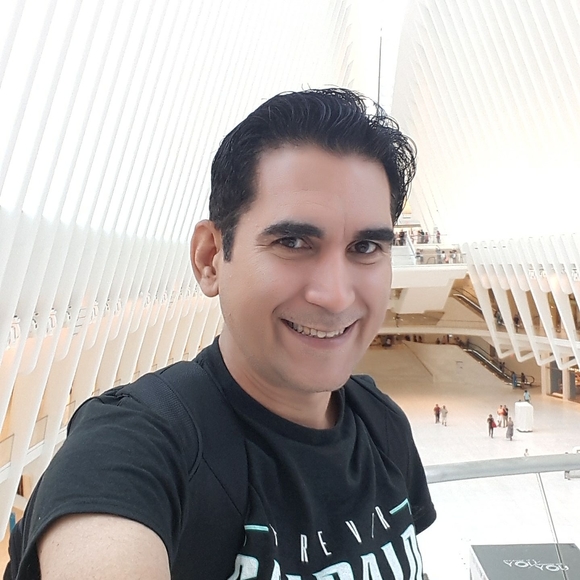 Profile Picture of Alexandre Azevedo (@alexteclado) on Poshmark