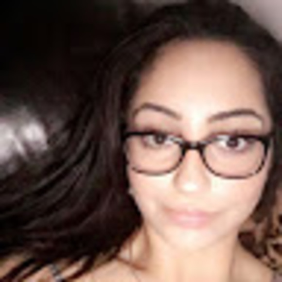 Sarah Atallah - Poshmark Profile Picture of Sarah Atallah (@s_atallah) on Poshmark