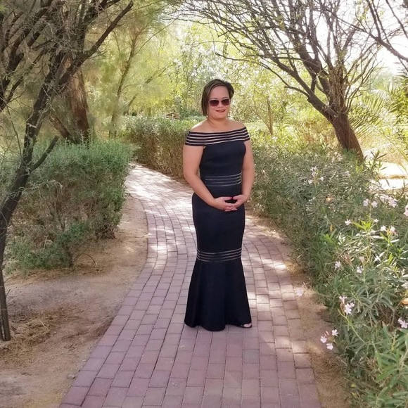 Profile Picture of Mapu Urquijo (@mapumakaiwi) on Poshmark