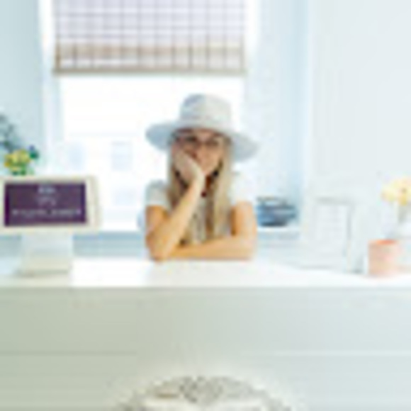 Profile Picture of Sandi Boonenberg (@sandifredricks) on Poshmark