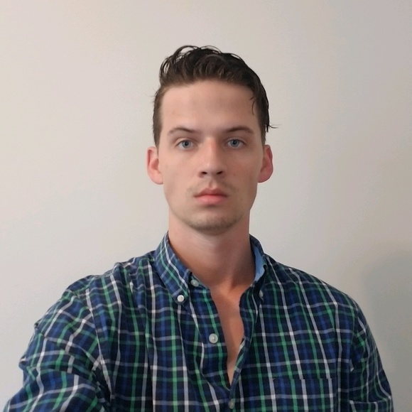 Profile Picture of Thomas Simmons (@charlestontrend) on Poshmark