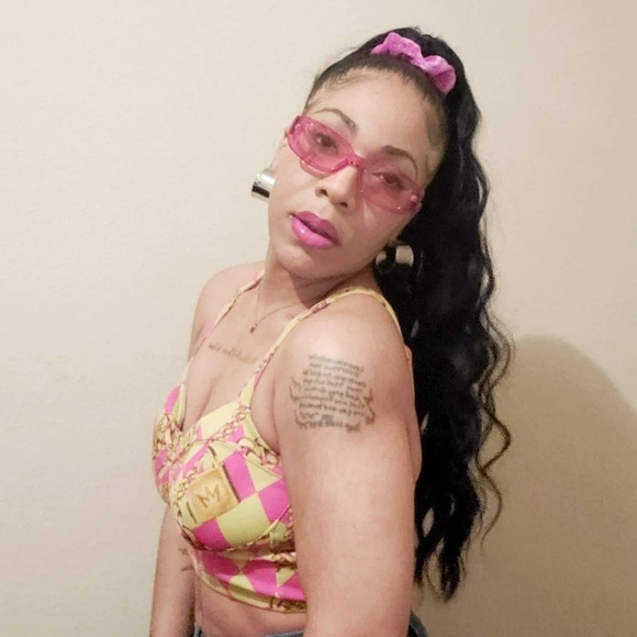 Profile Picture of Tonya Brunson (@tbrunson4) on Poshmark