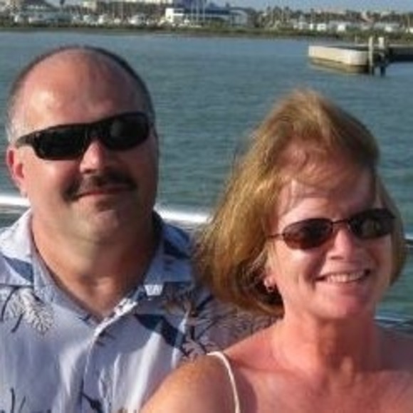 Profile Picture of Lee Wingender (@almalee0515) on Poshmark