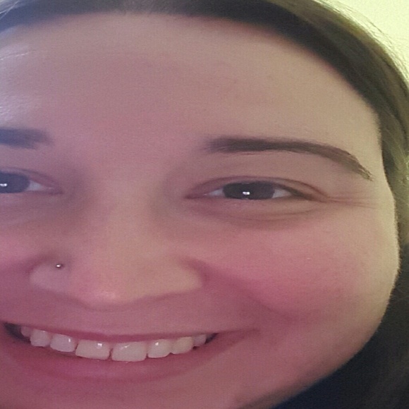 Profile Picture of Sarah Sheary (@sarahsheary) on Poshmark