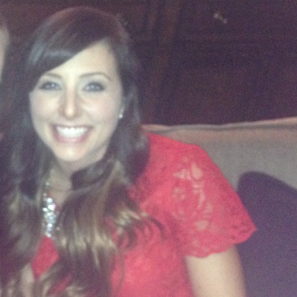 Profile Picture of Lindsy Brickell (@ljb0507) on Poshmark