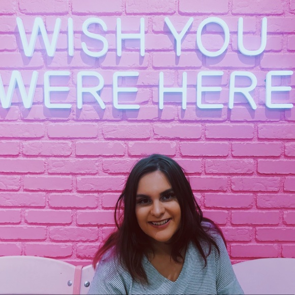 Profile Picture of Kelly Neidert (@kellyneidert) on Poshmark