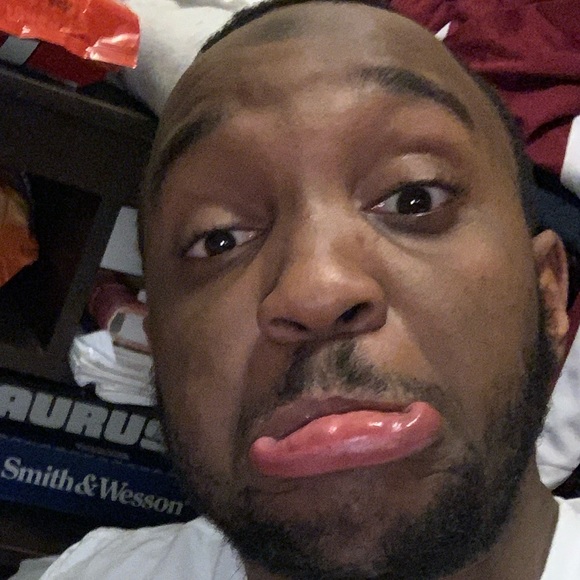 Profile Picture of Melvin Dixon (@dixonmm) on Poshmark