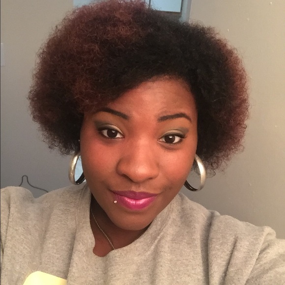 Profile Picture of Shay Watson (@shavonnewat) on Poshmark