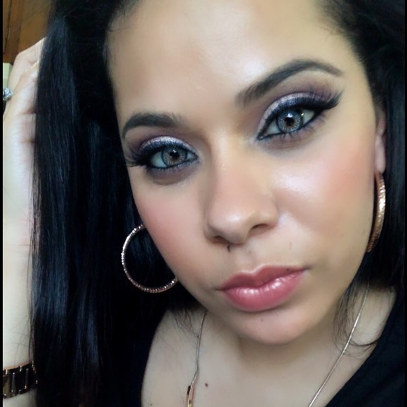 Profile Picture of Mirza Rosa (@mirza2005) on Poshmark