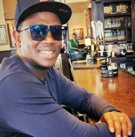 Profile Picture of Elkana Sereny (@elkanaole) on Poshmark