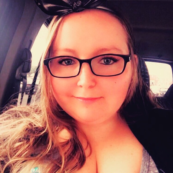 Profile Picture of Faith Mccabe (@faithmccabe34) on Poshmark