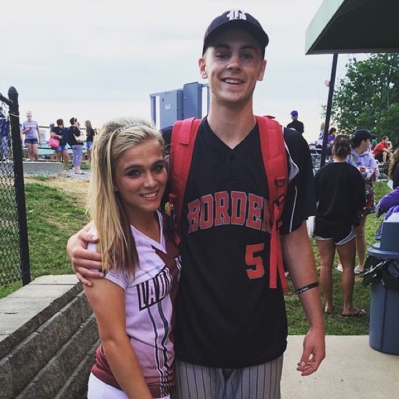 Profile Picture of Maddie Mellick (@wagoner0525) on Poshmark