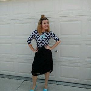 Profile Picture of Kristen Lockett (@LuLaRoeLockett) on Twitter