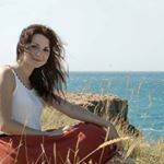 Profile Picture of Laura Scalera (@postcardsfromarual) on Instagram