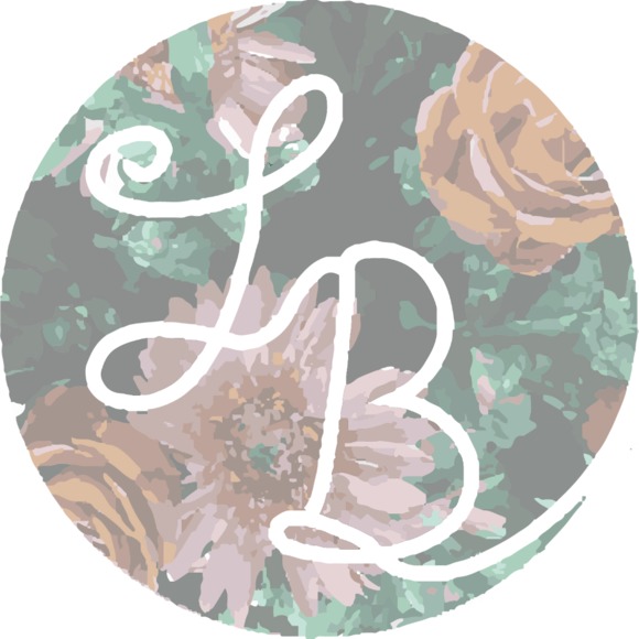 Profile Picture of Laura Belge (@lbelge1025) on Poshmark