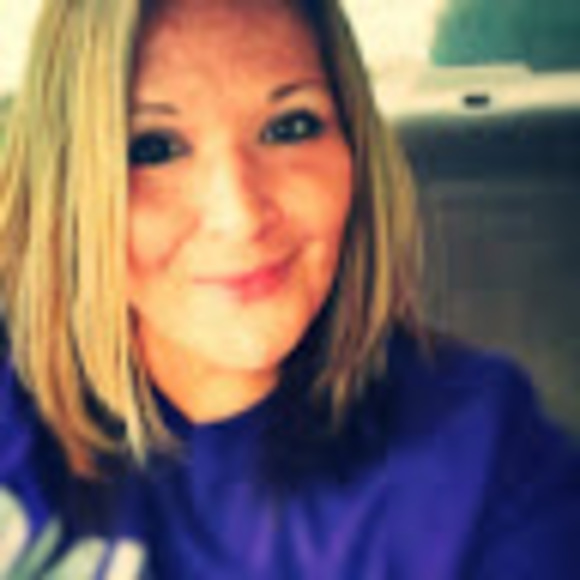 Profile Picture of Rachel Maulden (@rachel_maulden) on Poshmark