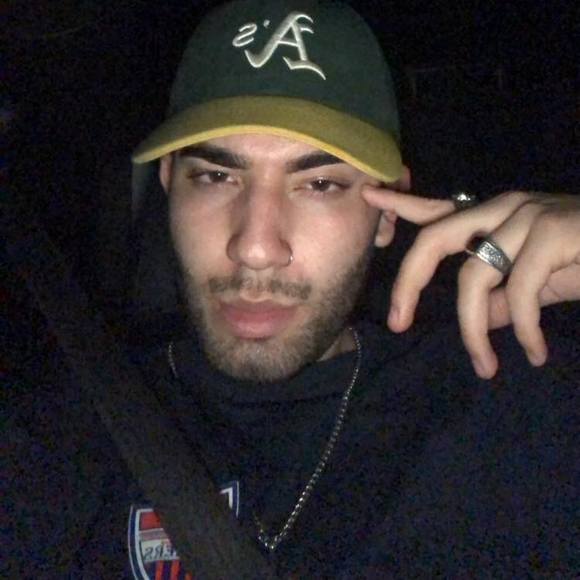 Profile Picture of Gabriel Quihuiz (@gquihuiz) on Poshmark