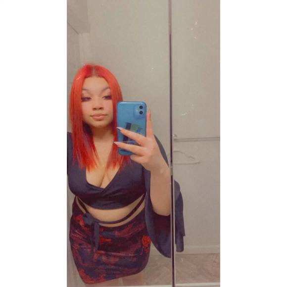 Profile Picture of Jasmary Santana (@montesaint) on Poshmark