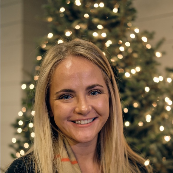 Profile Picture of Nataliya Tkachenko (@tkachen) on Poshmark