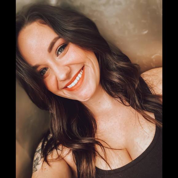 Dakotah Whitton - Poshmark Profile Picture of Dakotah Whitton (@kodazoe102) on Poshmark