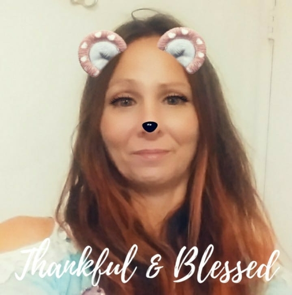 Profile Picture of Dawna Freeland (@djspitzer1) on Poshmark