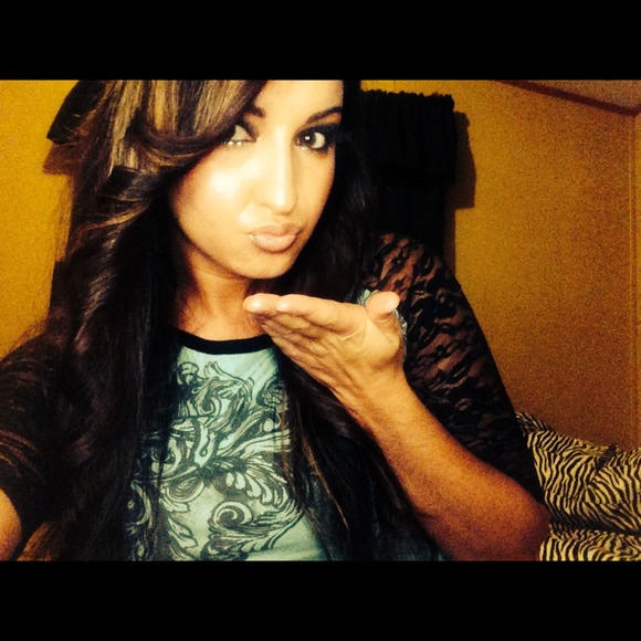 Profile Picture of Brandy Cooper (@brandy199023) on Poshmark