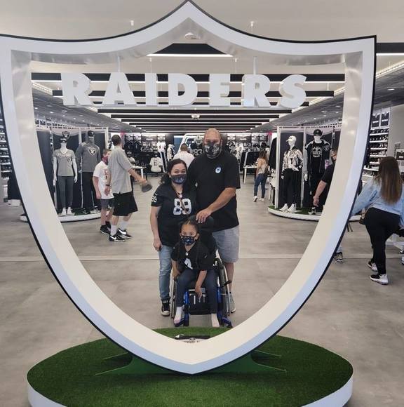 Profile Picture of Diana Ledesma (@dianaboop2003) on Poshmark