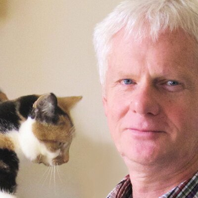 Profile Picture of John Bradshaw (@petsandus) on Twitter