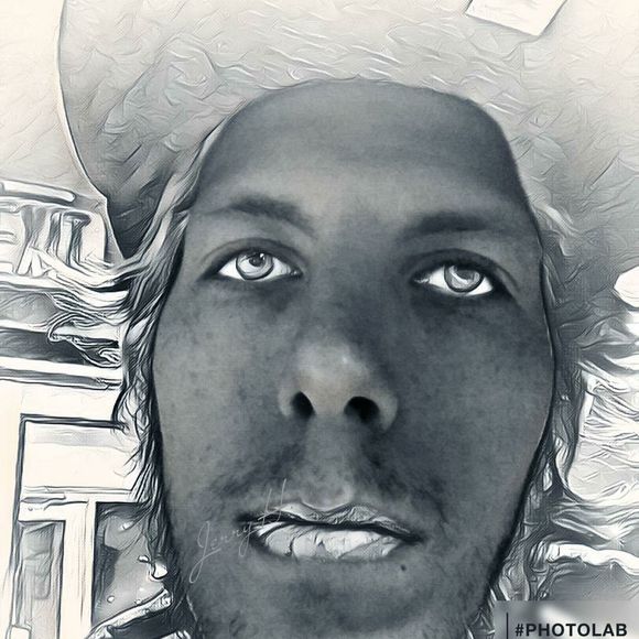 Profile Picture of Dustin Marble (@dustinmarble) on Poshmark