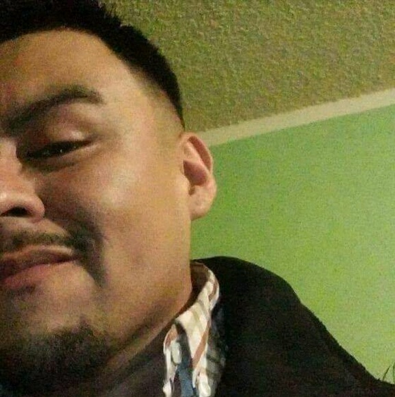 Profile Picture of C. Salinas (@hectik_) on Poshmark