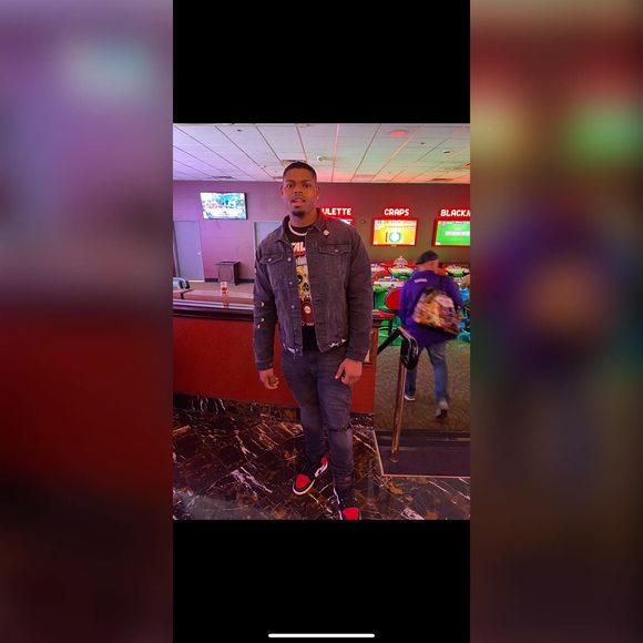 Profile Picture of Timothy Fields (@timothyfields) on Poshmark