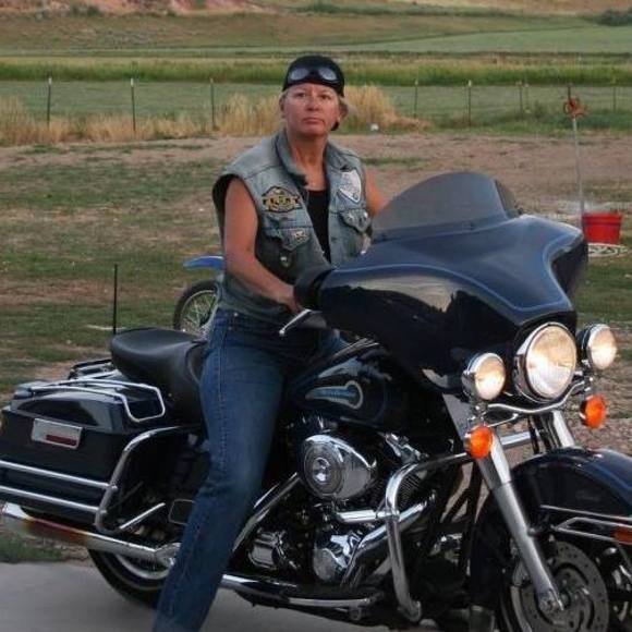 Profile Picture of Cyndi Tadehara (@cynditad) on Poshmark