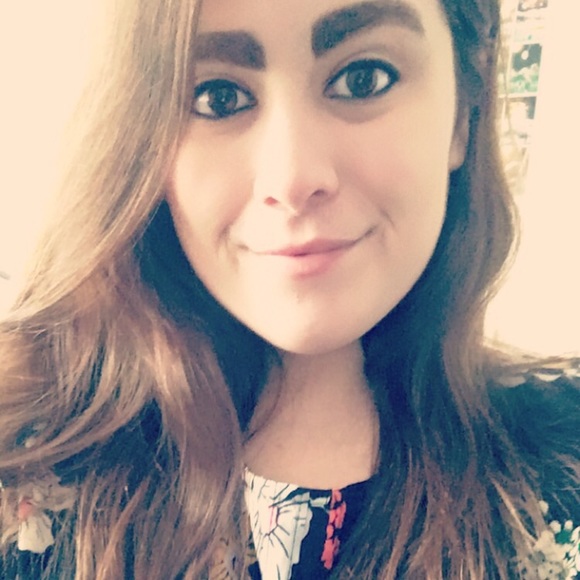 Profile Picture of Nickie Paliotti (@nickiep123) on Poshmark