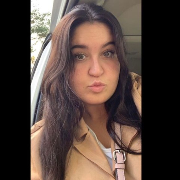 Profile Picture of Autumn Trachsel (@autumn4spring) on Poshmark