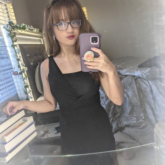 Profile Picture of Paula mae Dizon (@paulamaedizon1) on Poshmark