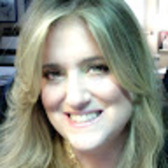 Profile Picture of Madeline Grudens (@madelinegrudens) on Poshmark