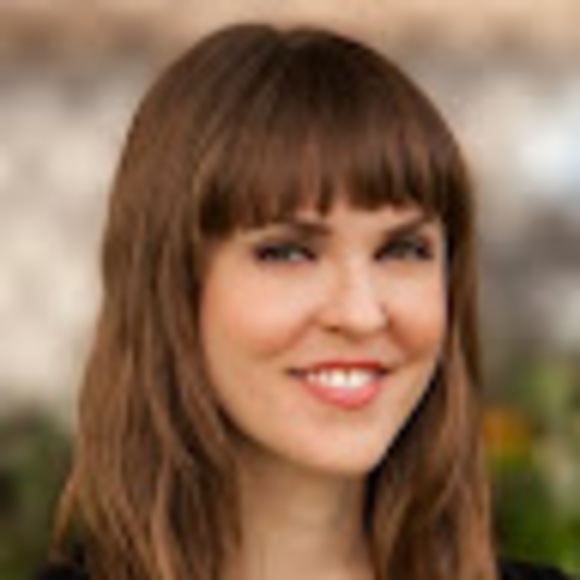 Profile Picture of Alice Barclay (@alicebarclay) on Poshmark