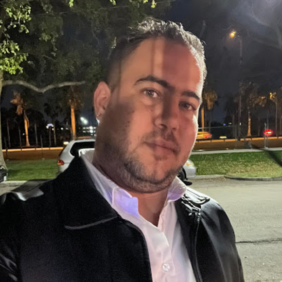 Profile Picture of Randy De la torre mesa (@randy821) on Poshmark