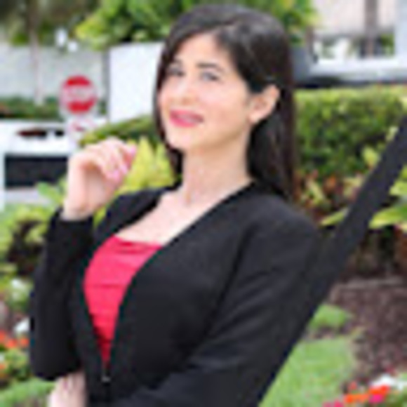 Profile Picture of Mayssa c. Huneidi (@may_5782) on Poshmark